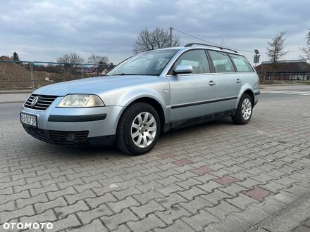 Фольксваген Пассат 2003 в Европе на Automoto.ua Синий Фольксваген Пассат, объемом двигателя 1 л и пробегом 271 тыс. км за 4950 $, фото 1 на Automoto.ua