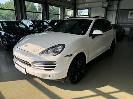 Порше Cayenne 2011 у Європі на Automoto.ua Білий Порше Cayenne, об'ємом двигуна 3.6 л та пробігом 270 тис. км за 17157 $, фото 1 на Automoto.ua