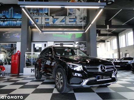 Мерседес ЦЛЦ-класс 2018 в Европе на Automoto.ua Черный Мерседес ЦЛЦ-класс, объемом двигателя 2.14 л и пробегом 113 тыс. км за 119900 $, фото 1 на Automoto.ua