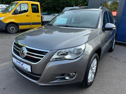 Фольксваген Тигуан 2011 в Европе на Automoto.ua Серый Фольксваген Тигуан, объемом двигателя 1.97 л и пробегом 194 тыс. км за 8637 $, фото 1 на Automoto.ua
