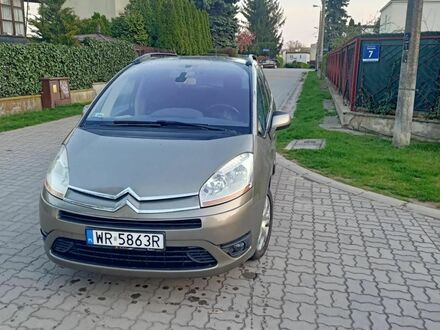 Ситроен С4 2008 в Европе на Automoto.ua Бежевый Ситроен С4, объемом двигателя 1 л и пробегом 335 тыс. км за 9200 $, фото 1 на Automoto.ua