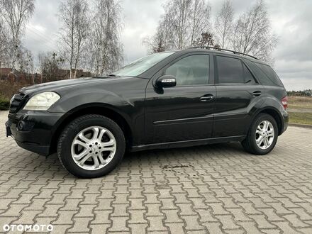 Мерседес МЛ класс 2007 в Европе на Automoto.ua Зеленый Мерседес МЛ класс, объемом двигателя 2.99 л и пробегом 290 тыс. км за 29800 $, фото 1 на Automoto.ua