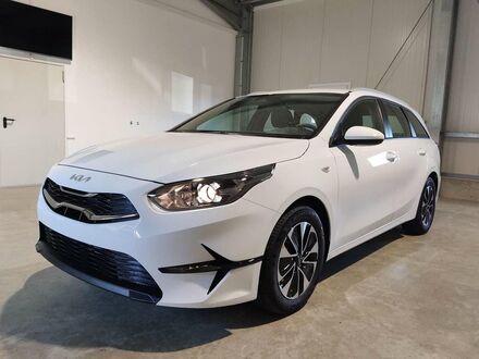 Киа Ceed SW 2024 в Европе на Automoto.ua Белый Киа Ceed SW, объемом двигателя 1.48 л и пробегом 10 тыс. км за 27750 $, фото 1 на Automoto.ua