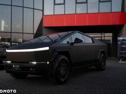 Тесла Cybertruck 2024 в Европе на Automoto.ua Черный Тесла Cybertruck, объемом двигателя 0 л и пробегом 6 тыс. км за 777000 $, фото 1 на Automoto.ua