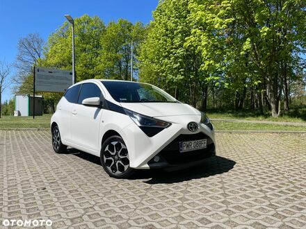 Тойота Айго 2021 в Европе на Automoto.ua Белый Тойота Айго, объемом двигателя 1 л и пробегом 30 тыс. км за 11502 $, фото 1 на Automoto.ua