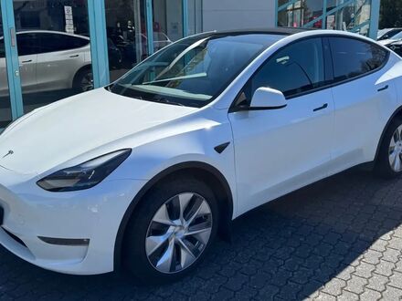 Тесла Model Y 2023 у Європі на Automoto.ua Білий Тесла Model Y, об'ємом двигуна 0 л та пробігом 87 тис. км за 38387 $, фото 1 на Automoto.ua