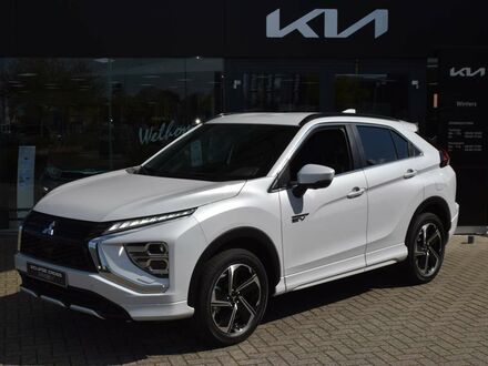 Білий Міцубісі Eclipse Cross, об'ємом двигуна 2.36 л та пробігом 4 тис. км за 44575 $, фото 1 на Automoto.ua