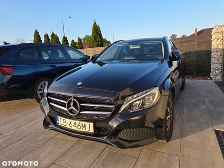Мерседес Ц-Класс 2015 в Европе на Automoto.ua Черный Мерседес Ц-Класс, объемом двигателя 1 л и пробегом 111 тыс. км за 17676 $, фото 1 на Automoto.ua