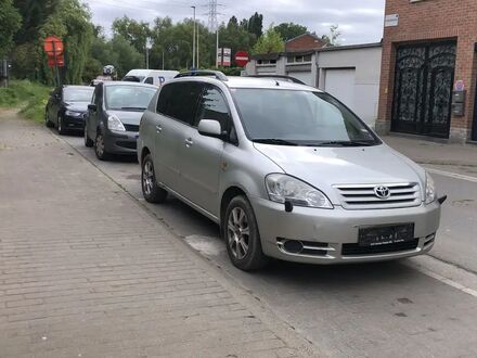 Тойота Авенсіс Версо 2003 у Європі на Automoto.ua Тойота Авенсіс Версо, об'ємом двигуна 2 л та пробігом 155 тис. км за 3143 $, фото 1 на Automoto.ua