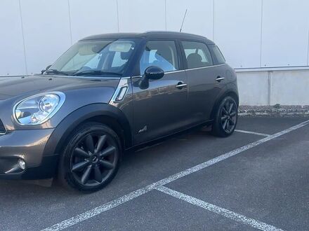Мини Countryman S 2012 в Европе на Automoto.ua Зеленый Мини Countryman S, объемом двигателя 0 л и пробегом 109 тыс. км за 4701 $, фото 1 на Automoto.ua