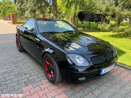 Мерседес СЛК-Класс 1999 в Европе на Automoto.ua Черный Мерседес СЛК-Класс, объемом двигателя 1 л и пробегом 215 тыс. км за 15000 $, фото 1 на Automoto.ua