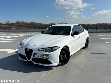 Альфа Ромео Джулия 2019 в Европе на Automoto.ua Белый Альфа Ромео Джулия, объемом двигателя 1 л и пробегом 50 тыс. км за 24189 $, фото 1 на Automoto.ua