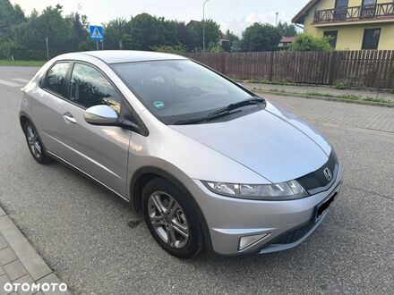 Хонда Цивик 2011 в Европе на Automoto.ua Серый Хонда Цивик, объемом двигателя 1 л и пробегом 107 тыс. км за 5787 $, фото 1 на Automoto.ua