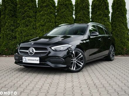 Мерседес Ц-Клас 2023 у Європі на Automoto.ua Чорний Мерседес Ц-Клас, об'ємом двигуна 1 л та пробігом 35 тис. км за 119999 $, фото 1 на Automoto.ua
