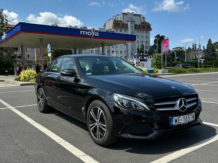 Мерседес Ц-Клас 2018 у Європі на Automoto.ua Чорний Мерседес Ц-Клас, об'ємом двигуна 1 л та пробігом 119 тис. км за 18402 $, фото 1 на Automoto.ua