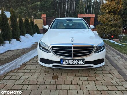 Мерседес Ц-Класс 2019 в Европе на Automoto.ua Белый Мерседес Ц-Класс, объемом двигателя 1 л и пробегом 60 тыс. км за 85900 $, фото 1 на Automoto.ua