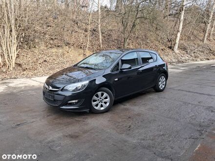 Опель Астра 2015 в Европе на Automoto.ua Черный Опель Астра, объемом двигателя 1 л и пробегом 105 тыс. км за 33800 $, фото 1 на Automoto.ua