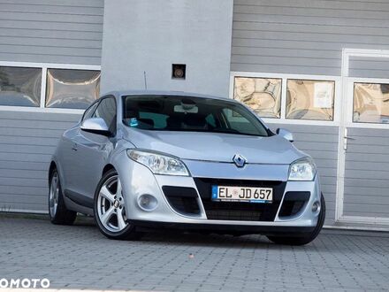Рено Меган 2009 у Європі на Automoto.ua Сірий Рено Меган, об'ємом двигуна 1 л та пробігом 143 тис. км за 5545 $, фото 1 на Automoto.ua