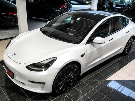 Тесла Модель 3 2021 в Европе на Automoto.ua Белый Тесла Модель 3, объемом двигателя 0 л и пробегом 3 тыс. км за 44080 $, фото 1 на Automoto.ua