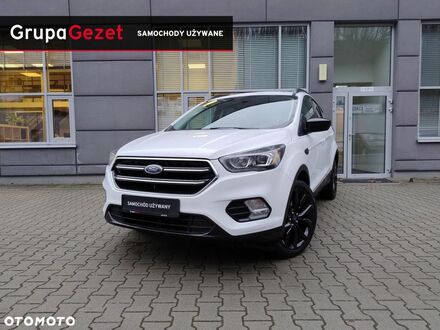 Форд Эскейп 2018 в Европе на Automoto.ua Белый Форд Эскейп, объемом двигателя 1 л и пробегом 124 тыс. км за 57900 $, фото 1 на Automoto.ua