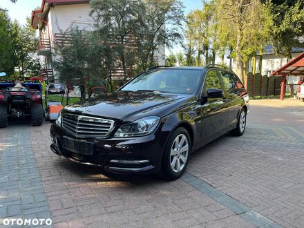 Мерседес Ц-Класс 2012 в Европе на Automoto.ua Коричневый Мерседес Ц-Класс, объемом двигателя 1 л и пробегом 215 тыс. км за 37900 $, фото 1 на Automoto.ua