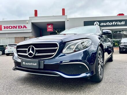 Мерседес E 200 2020 в Европе на Automoto.ua Синий Мерседес E 200, объемом двигателя 1.99 л и пробегом 80 тыс. км за 32189 $, фото 1 на Automoto.ua