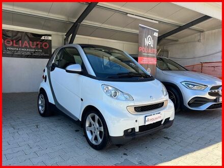 Смарт Fortwo 2009 у Європі на Automoto.ua Білий Смарт Fortwo, об'ємом двигуна 0 л та пробігом 186 тис. км за 6728 $, фото 1 на Automoto.ua