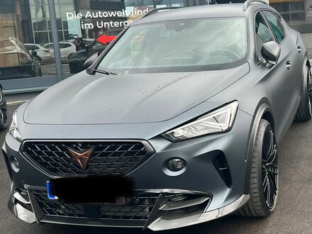 Cupra Formentor VZ5 2022 у Європі на Automoto.ua Сірий Cupra Formentor VZ5, об'ємом двигуна 2.5 л та пробігом 31 тис. км за 52819 $, фото 1 на Automoto.ua