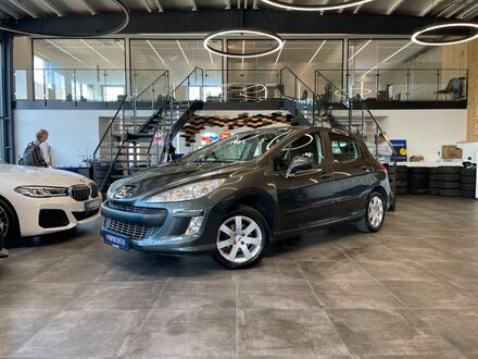 Пежо 308 2011 в Европе на Automoto.ua Серый Пежо 308, объемом двигателя 1.6 л и пробегом 164 тыс. км за 3823 $, фото 1 на Automoto.ua