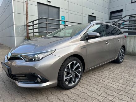 Тойота Аурис 2016 в Европе на Automoto.ua Серый Тойота Аурис, объемом двигателя 1.8 л и пробегом 152 тыс. км за 14277 $, фото 1 на Automoto.ua