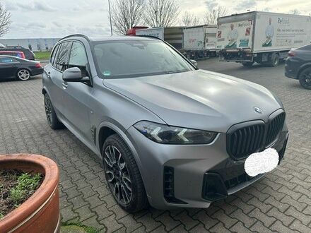 БМВ Х5 2024 в Европе на Automoto.ua Серый БМВ Х5, объемом двигателя 2.99 л и пробегом 36 тыс. км за 109927 $, фото 1 на Automoto.ua