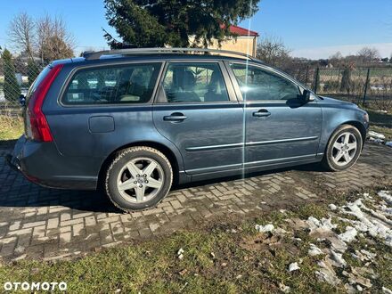 Вольво V50 2008 у Європі на Automoto.ua Синій Вольво V50, об'ємом двигуна 1 л та пробігом 242 тис. км за 12000 $, фото 1 на Automoto.ua