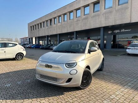 Фиат 500e 2025 в Европе на Automoto.ua Серый Фиат 500e, объемом двигателя 0 л и пробегом 0 тыс. км за 38646 $, фото 1 на Automoto.ua