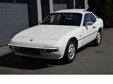 Порше 924 1985 в Европе на Automoto.ua Белый Порше 924, объемом двигателя 2.45 л и пробегом 103 тыс. км за 13749 $, фото 1 на Automoto.ua