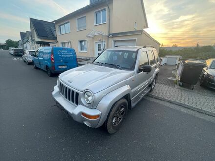 Сірий Джип Cherokee, об'ємом двигуна 3.7 л та пробігом 217 тис. км за 3769 $, фото 1 на Automoto.ua