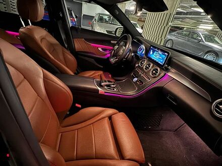Мерседес Ц-Класс 2018 в Европе на Automoto.ua Черный Мерседес Ц-Класс, объемом двигателя 1 л и пробегом 101 тыс. км за 123000 $, фото 1 на Automoto.ua