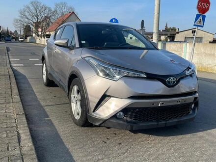 Тойота C-HR 2019 в Европе на Automoto.ua Серый Тойота C-HR, объемом двигателя 1 л и пробегом 93 тыс. км за 57999 $, фото 1 на Automoto.ua