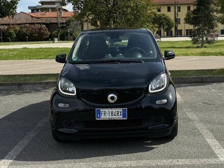 Чорний Смарт Forfour, об'ємом двигуна 1 л та пробігом 71 тис. км за 9688 $, фото 1 на Automoto.ua