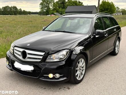 Мерседес Ц-Класс 2012 в Европе на Automoto.ua Черный Мерседес Ц-Класс, объемом двигателя 2.14 л и пробегом 30 тыс. км за 5448 $, фото 1 на Automoto.ua