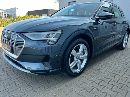 Ауді E-Tron 2019 у Європі на Automoto.ua Сірий Ауді E-Tron, об'ємом двигуна 0 л та пробігом 114 тис. км за 26222 $, фото 1 на Automoto.ua