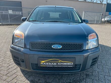 Форд Фьюжен 2008 у Європі на Automoto.ua Сірий Форд Фьюжен, об'ємом двигуна 1.39 л та пробігом 114 тис. км за 3311 $, фото 1 на Automoto.ua