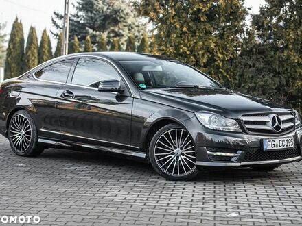 Мерседес Ц-Класс 2013 в Европе на Automoto.ua Серый Мерседес Ц-Класс, объемом двигателя 1 л и пробегом 224 тыс. км за 37999 $, фото 1 на Automoto.ua
