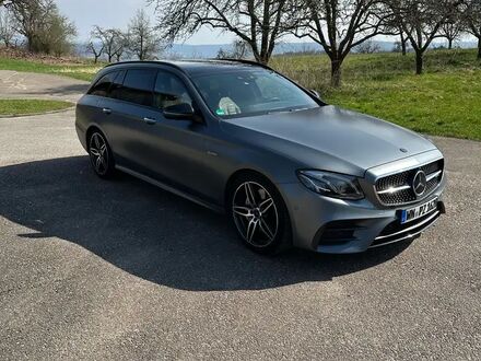 Мерседес E 43 AMG 2018 в Европе на Automoto.ua Серый Мерседес E 43 AMG, объемом двигателя 3 л и пробегом 148 тыс. км за 43495 $, фото 1 на Automoto.ua