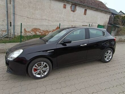 Альфа Ромео Джульетта 2010 в Европе на Automoto.ua Черный Альфа Ромео Джульетта, объемом двигателя 1 л и пробегом 227 тыс. км за 21900 $, фото 1 на Automoto.ua