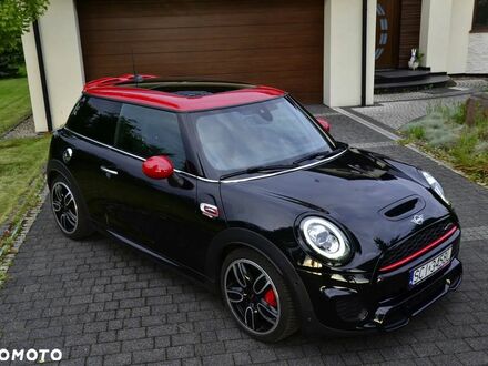 Мини John Cooper Works 2018 в Европе на Automoto.ua Черный Мини John Cooper Works, объемом двигателя 1 л и пробегом 68 тыс. км за 25642 $, фото 1 на Automoto.ua