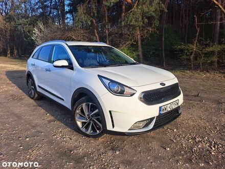 Кіа Niro, об'ємом двигуна 1.58 л та пробігом 220 тис. км за 12311 $, фото 1 на Automoto.ua