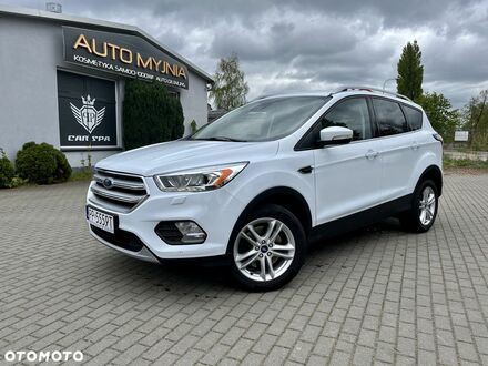 Форд Куга, об'ємом двигуна 2 л та пробігом 175 тис. км за 13801 $, фото 1 на Automoto.ua