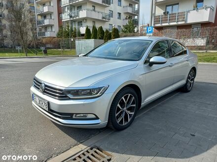 Фольксваген Пассат 2018 в Европе на Automoto.ua Серый Фольксваген Пассат, объемом двигателя 1 л и пробегом 183 тыс. км за 61500 $, фото 1 на Automoto.ua