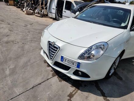 Білий Альфа Ромео Giulietta, об'ємом двигуна 1.6 л та пробігом 180 тис. км за 5400 $, фото 1 на Automoto.ua