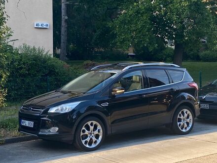 Форд Эскейп 2013 в Европе на Automoto.ua Черный Форд Эскейп, объемом двигателя 1 л и пробегом 230 тыс. км за 10170 $, фото 1 на Automoto.ua